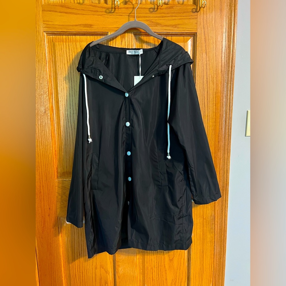 Black rain jacket ☔️